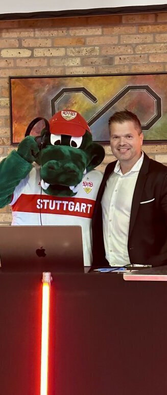 Achtwerk Rudersberg, Ein DJ Thomas, DJ als Vfb Stuttgart Fan